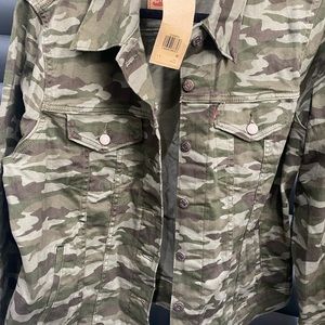 Brand new Camo Levi’s jean jacket 1X